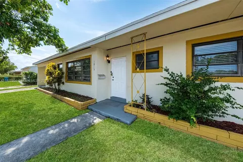 1815 NW 185th Ter, Miami Gardens, FL 33056