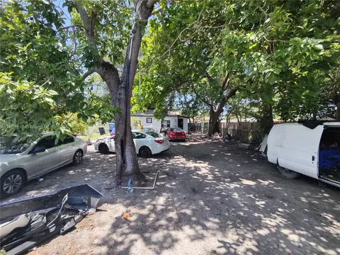 1063 NW 55th Ter, Miami, FL 33127