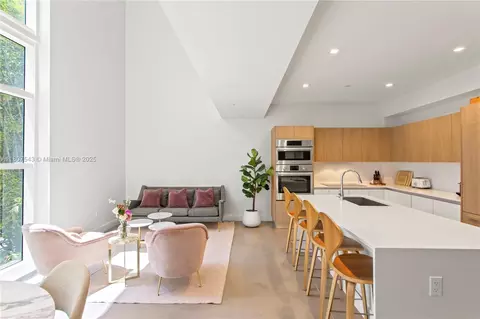 455 NE 39th St #102, Miami, FL 33137