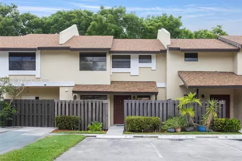 131 SW 97th Ave, Pembroke Pines, FL 33025