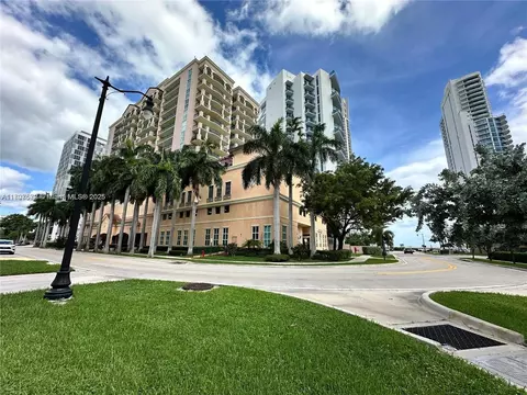 17555 Atlantic Blvd #702, Sunny Isles Beach, FL 33160