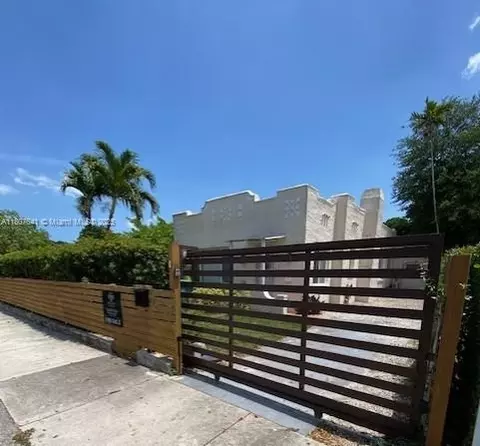 1074 NW 49th St, Miami, FL 33127