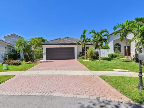 17654 SW 5th Ct, Pembroke Pines, FL 33029