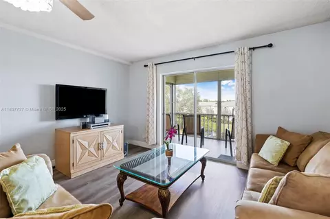 3535 Broken Woods Dr #304, Coral Springs, FL 33065