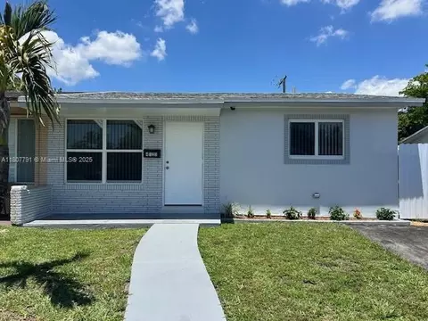 4123 NW 39th Ave, Lauderdale Lakes, FL 33309