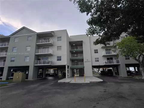 8260 SW 210th St #310, Cutler Bay, FL 33189