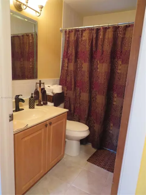 Bath - 10017 W Okeechobee Rd #202, Hialeah Gardens, FL 33016 photo 1 of 2