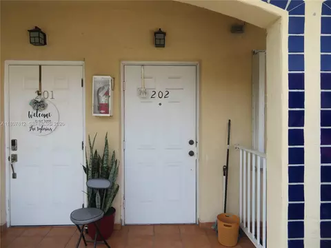 10017 W Okeechobee Rd #202, Hialeah Gardens, FL 33016