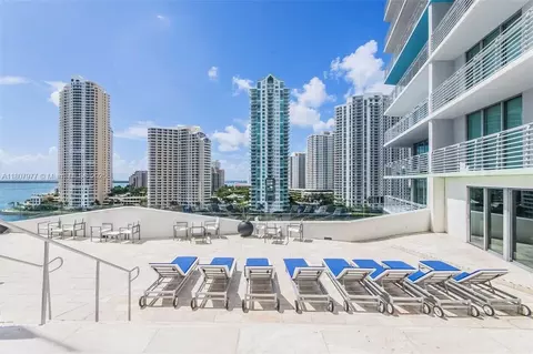 325 S Biscayne Blvd #1521, Miami, FL 33131