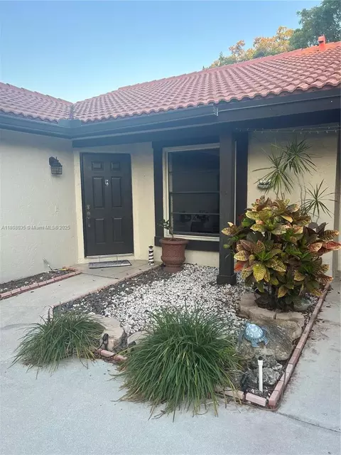 15210 SW 48th Ter #H-83, Miami, FL 33185