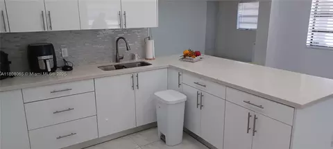 650 E 55th St, Hialeah, FL 33013 photo 8
