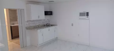 650 E 55th St, Hialeah, FL 33013 photo 10