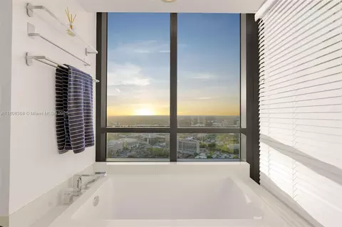 650 NE 32nd St #3708, Miami, FL 33137 photo 20