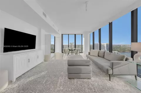 650 NE 32nd St #3708, Miami, FL 33137 photo 4