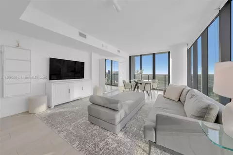 650 NE 32nd St #3708, Miami, FL 33137 photo 5
