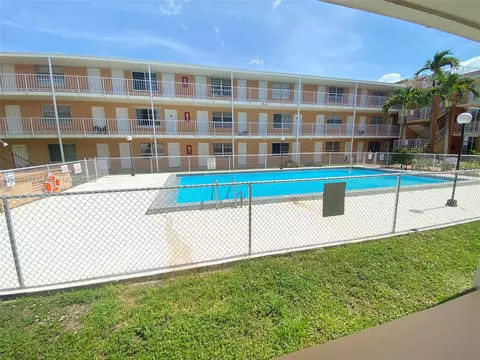 3881 W Flagler St #122, Miami, FL 33134