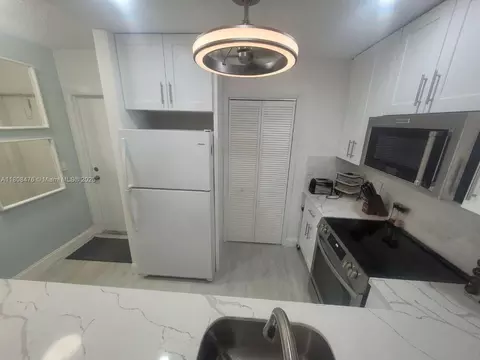300 Golden Isles Dr #217, Hallandale Beach, FL 33009