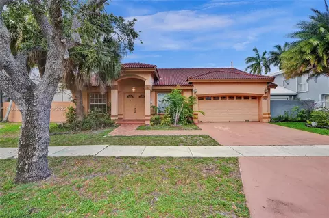 8749 NW 189th Ter, Hialeah, FL 33018 photo 1