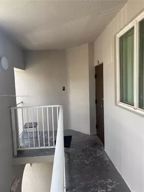 1652 SE 28th St #205, Homestead, FL 33035
