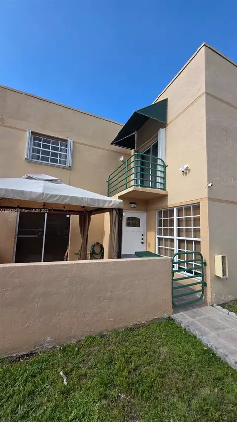 11890 SW 18th Ter #112, Miami, FL 33175