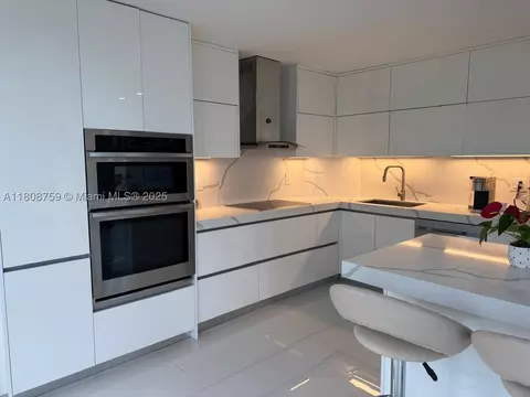 6423 Collins Ave #1001, Miami Beach, FL 33141