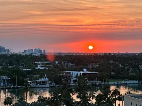 6423 Collins Ave #1001, Miami Beach, FL 33141