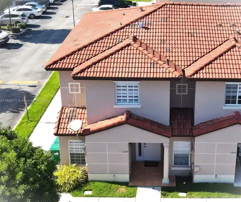 13729 SW 171st Ln, Miami, FL 33177