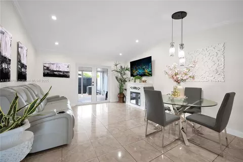 14103 SW 55th St, Miami, FL 33175