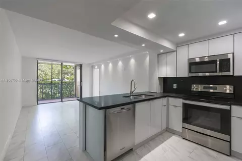 14221 N Kendall Dr #104C, Miami, FL 33186