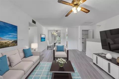 313 Gardens Dr #203, Pompano Beach, FL 33069