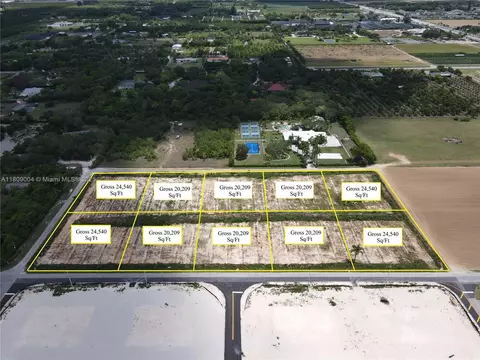 17900 SW 292nd St, Unincorporated Dade, FL 33030