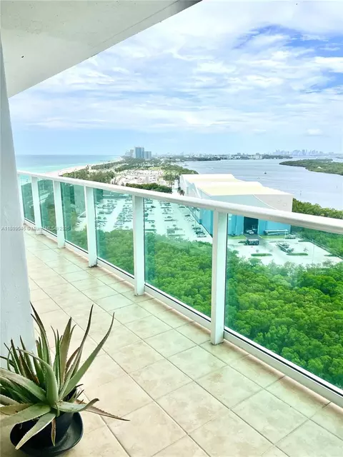 100 Bayview Dr #1919, Sunny Isles Beach, FL 33160