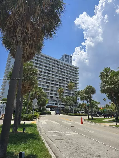 200 SE 15th Rd #6B, Miami, FL 33129