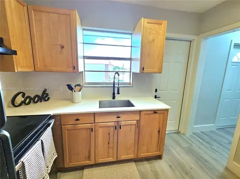 1490 NW 43rd Ave #301, Lauderhill, FL 33313