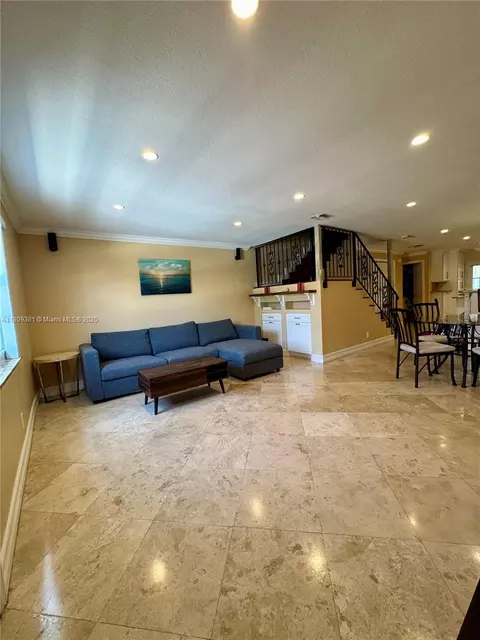 2200 Monroe St #33, Hollywood, FL 33020
