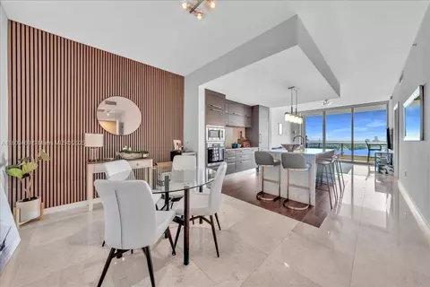 900 Biscayne Blvd #2504, Miami, FL 33132