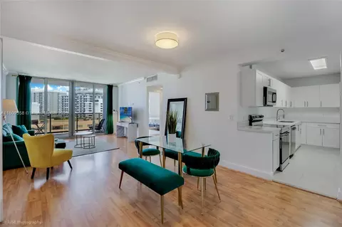 401 69th St #708, Miami Beach, FL 33141