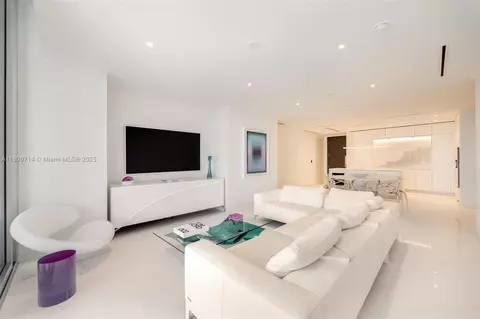 300 Biscayne Blvd Way #5205W, Miami, FL 33131