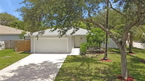 1901 NW 4th St, Pompano Beach, FL 33069