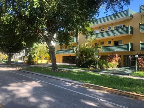 1975 NE 135th St #2D, North Miami, FL 33181