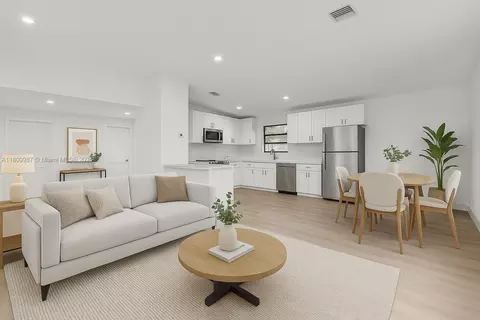 235 SW 3rd Ct, Deerfield Beach, FL 33441