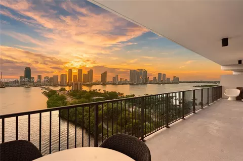 1000 Venetian Way #1304, Miami Beach, FL 33139