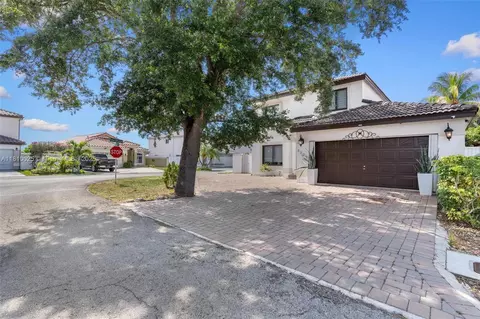 8279 NW 199th St, Hialeah, FL 33015