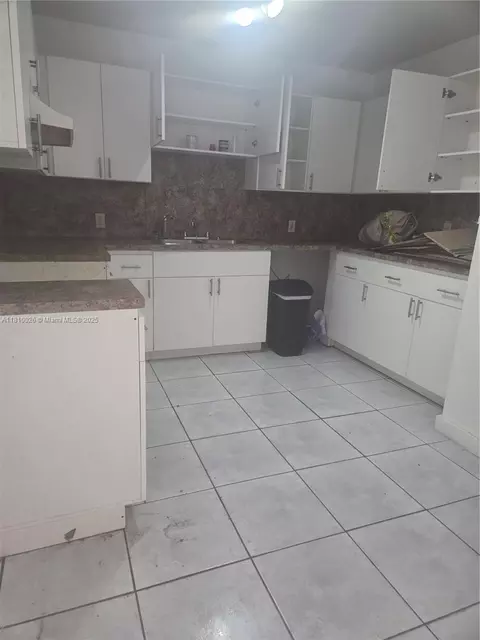 Kitchen - 4479 NW 185th St, Miami Gardens, FL 33055 photo 1 of 1