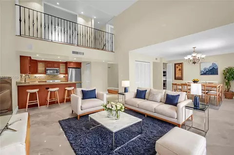 20351 W Country Club Dr #TH17, Aventura, FL 33180