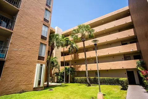 9110 Fontainebleau Blvd #502, Miami, FL 33172