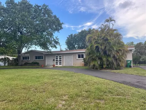 8240 SW 141st St, Palmetto Bay, FL 33158
