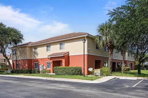 3340 Palomino Dr #214-2, Hollywood, FL 33024