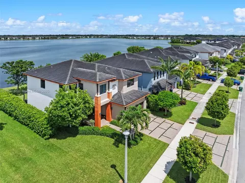 9145 NW 154th Ter, Miami Lakes, FL 33018