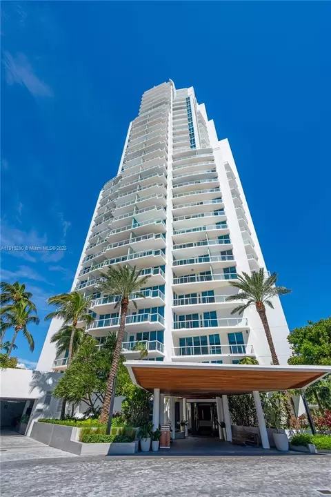 50 S Pointe Dr #606, Miami Beach, FL 33139